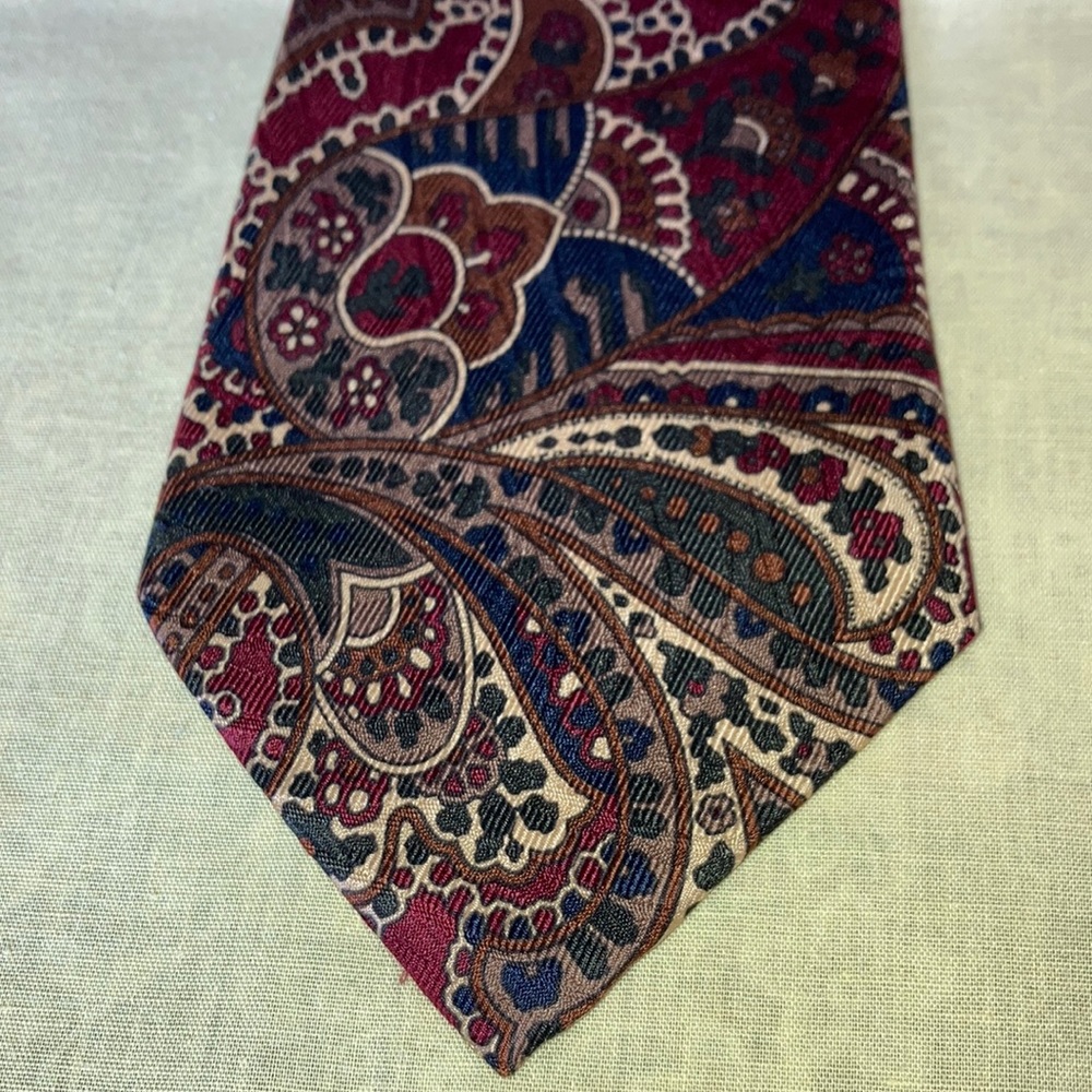 PENDLETON 100% Silk made in Italy men’s necktie, appx. 4” w.     $22